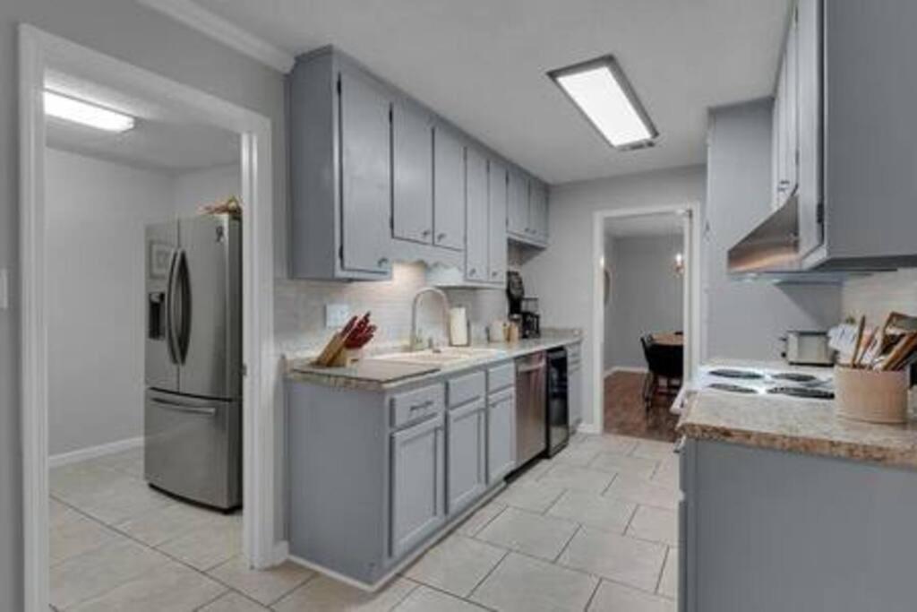 Quiet Relaxing Home - Close To Downtown & Beach 4Br-2Bt 彭萨科拉 外观 照片