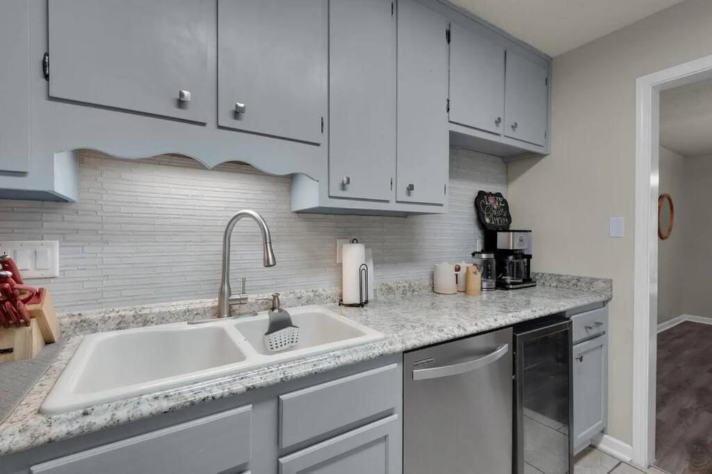 Quiet Relaxing Home - Close To Downtown & Beach 4Br-2Bt 彭萨科拉 外观 照片