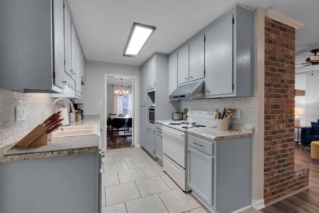 Quiet Relaxing Home - Close To Downtown & Beach 4Br-2Bt 彭萨科拉 外观 照片