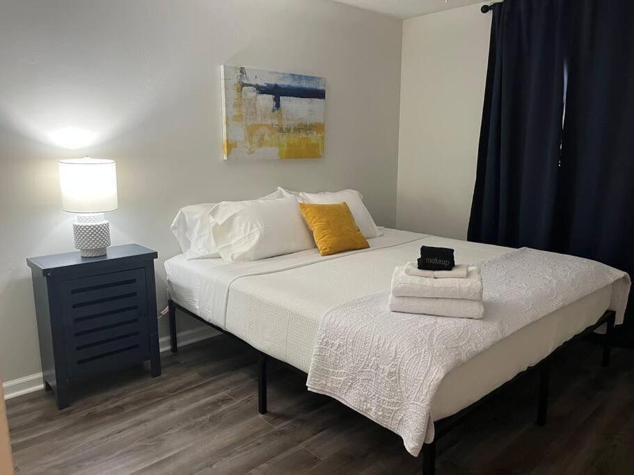 Quiet Relaxing Home - Close To Downtown & Beach 4Br-2Bt 彭萨科拉 外观 照片