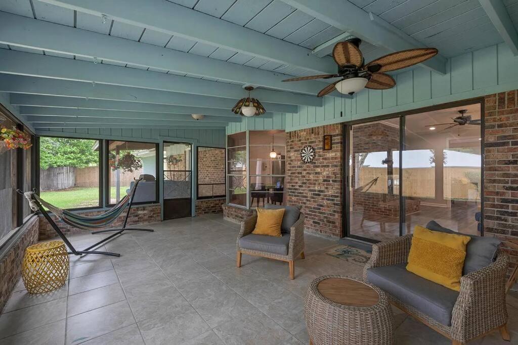 Quiet Relaxing Home - Close To Downtown & Beach 4Br-2Bt 彭萨科拉 外观 照片